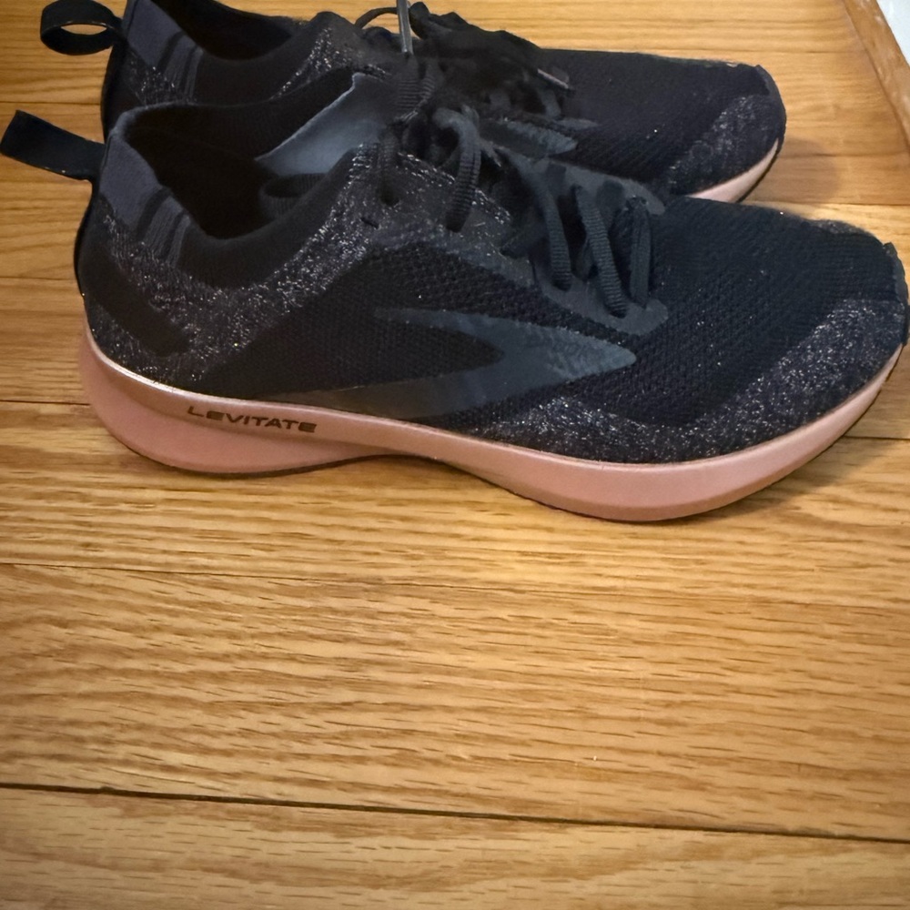 Brooks Levitate Women's Black Running Sneakers with Pink Sole